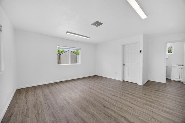 6975 Casa Del Este Way, Sacramento, CA 95828