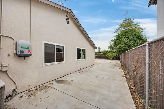 6975 Casa Del Este Way, Sacramento, CA 95828