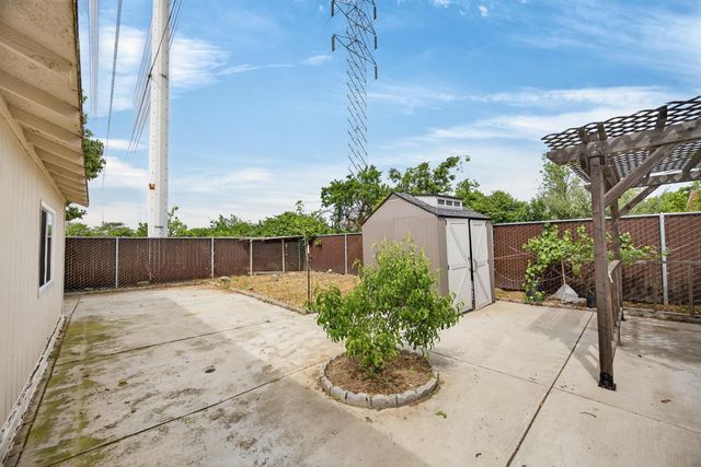 6975 Casa Del Este Way, Sacramento, CA 95828