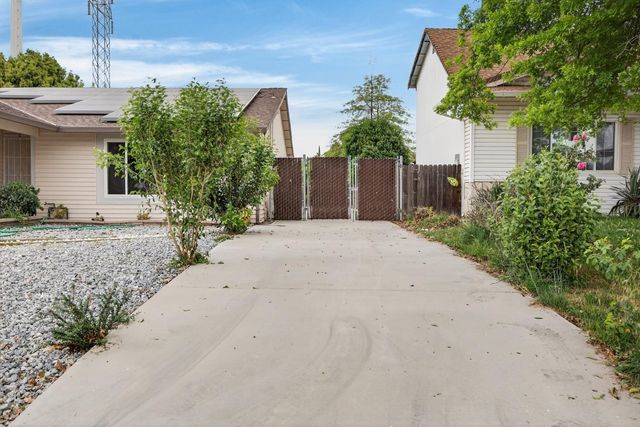 6975 Casa Del Este Way, Sacramento, CA 95828