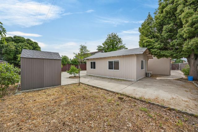 6975 Casa Del Este Way, Sacramento, CA 95828