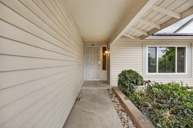 6975 Casa Del Este Way, Sacramento, CA 95828