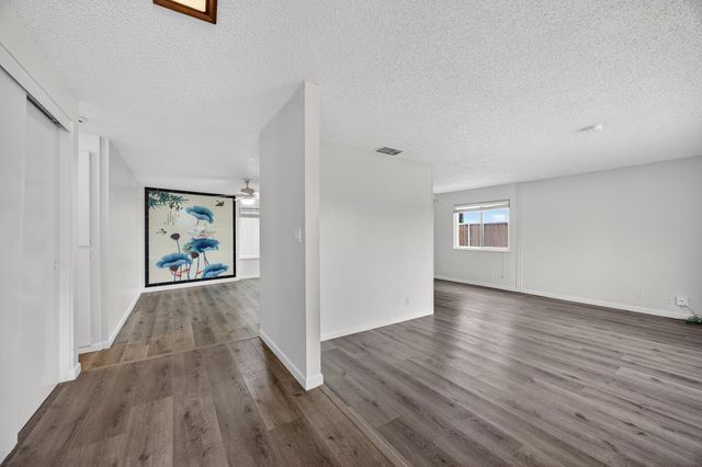 6975 Casa Del Este Way, Sacramento, CA 95828