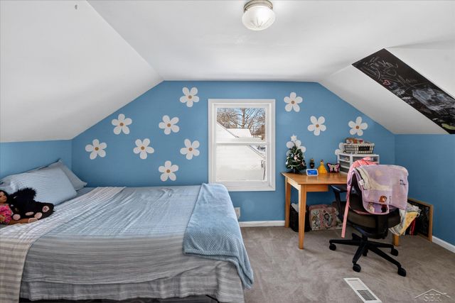 1203 N Williams Street, Bay City, MI 48706