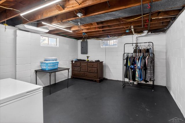 1203 N Williams Street, Bay City, MI 48706