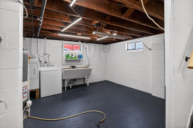 1203 N Williams Street, Bay City, MI 48706