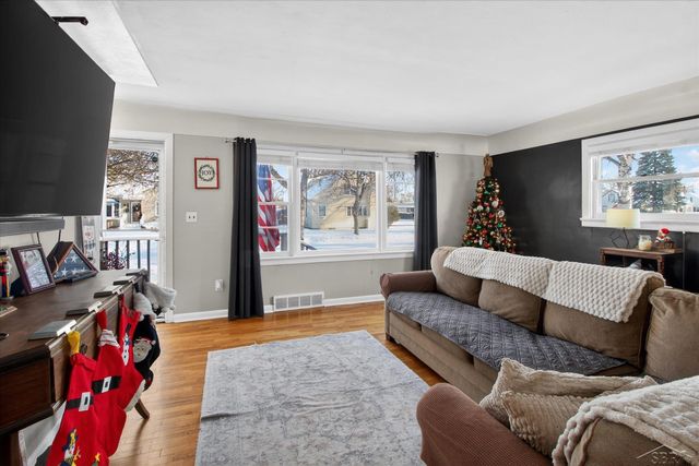 1203 N Williams Street, Bay City, MI 48706