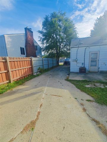 26511 Lehner Street, Roseville, MI 48066