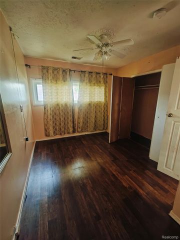 26511 Lehner Street, Roseville, MI 48066