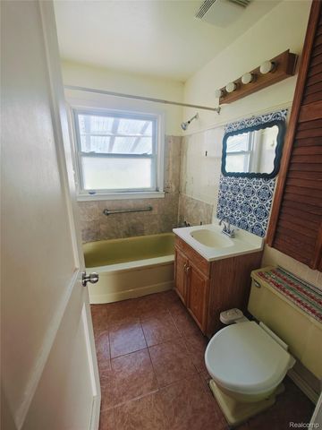 26511 Lehner Street, Roseville, MI 48066