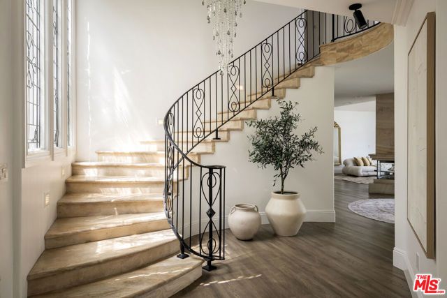 12917 Galewood Street, Studio City (los Angeles), CA 91604