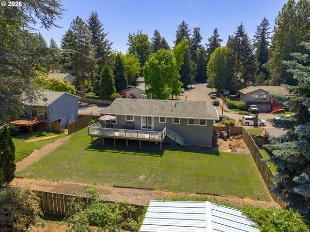 1360 TAMARISK Dr, West Linn, OR 97068