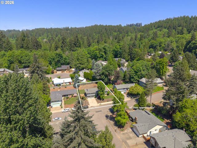 1360 TAMARISK Dr, West Linn, OR 97068