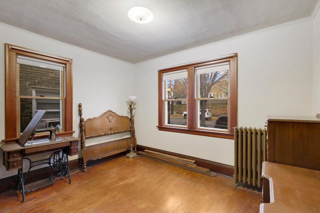 1078 Thomas Avenue, Saint Paul, MN 55104