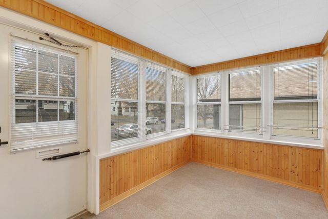 1078 Thomas Avenue, Saint Paul, MN 55104