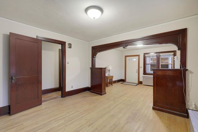 1078 Thomas Avenue, Saint Paul, MN 55104