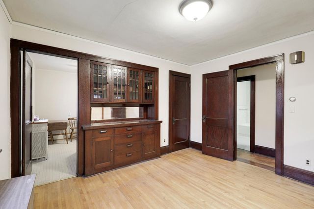 1078 Thomas Avenue, Saint Paul, MN 55104