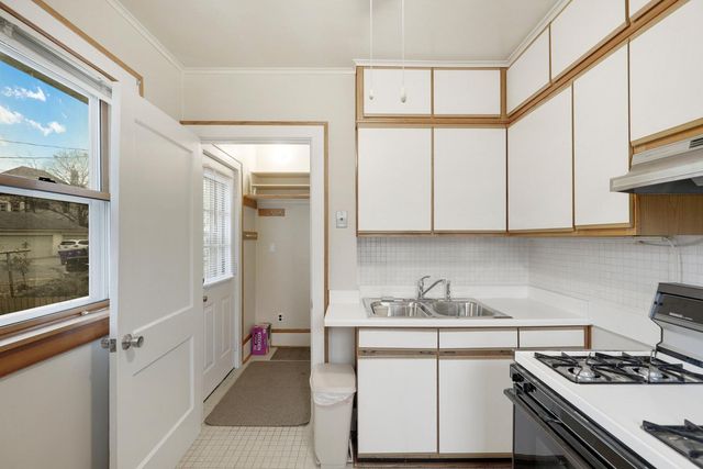 1078 Thomas Avenue, Saint Paul, MN 55104