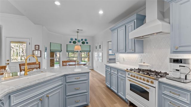 1924 Fairway Drive, Huntsville, TX 77340