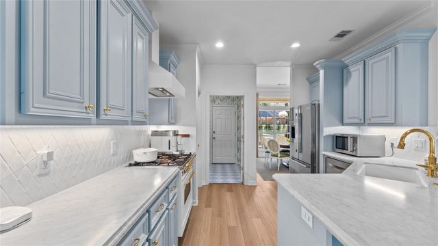 1924 Fairway Drive, Huntsville, TX 77340