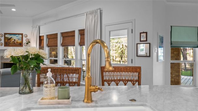 1924 Fairway Drive, Huntsville, TX 77340