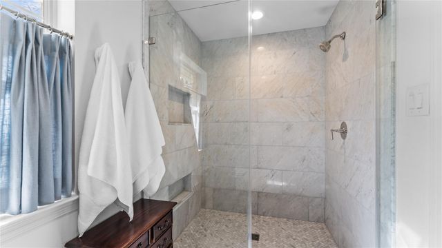 1924 Fairway Drive, Huntsville, TX 77340