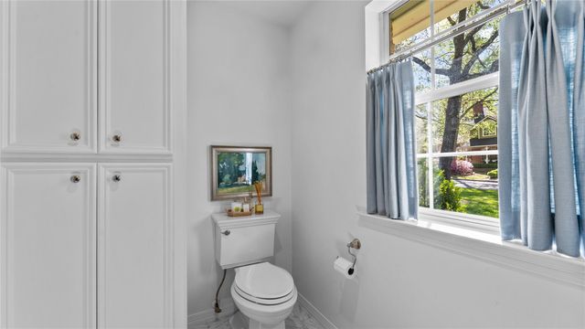 1924 Fairway Drive, Huntsville, TX 77340