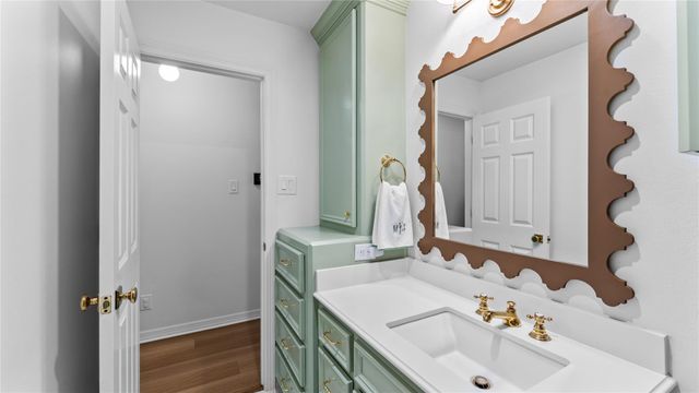 1924 Fairway Drive, Huntsville, TX 77340