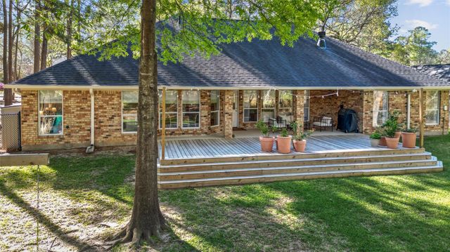 1924 Fairway Drive, Huntsville, TX 77340