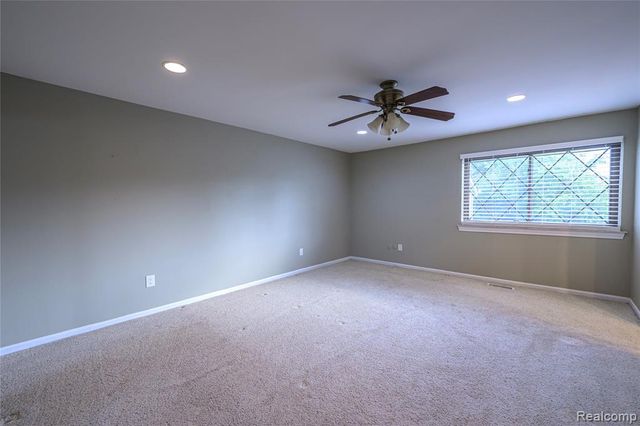 42160 Woodward Avenue 7, Bloomfield Hills, MI 48304