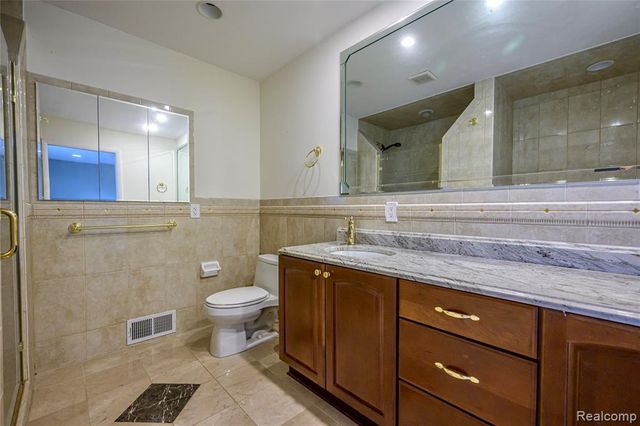 42160 Woodward Avenue 7, Bloomfield Hills, MI 48304