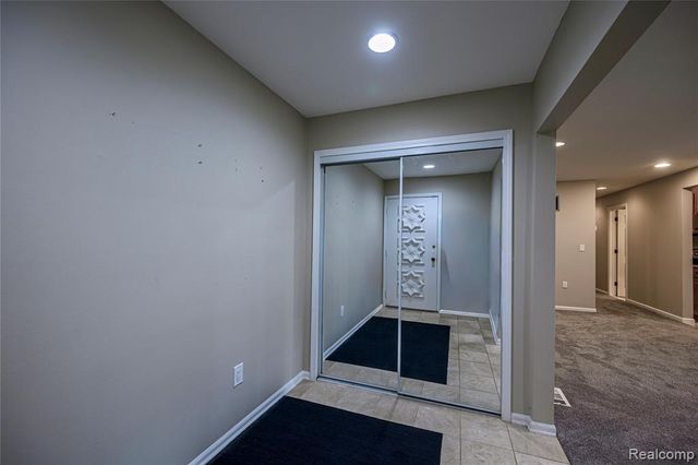 42160 Woodward Avenue 7, Bloomfield Hills, MI 48304