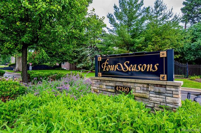 42160 Woodward Avenue 7, Bloomfield Hills, MI 48304
