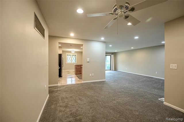 42160 Woodward Avenue 7, Bloomfield Hills, MI 48304