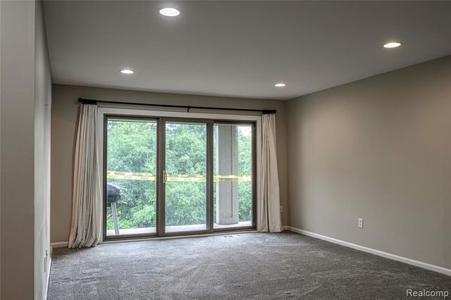 42160 Woodward Avenue 7, Bloomfield Hills, MI 48304