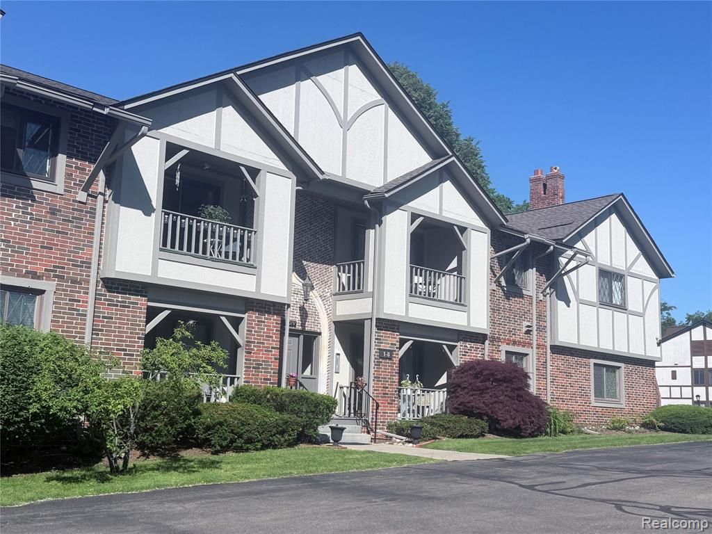 42160 Woodward Avenue 7, Bloomfield Hills, MI 48304