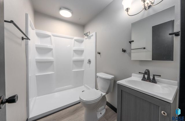 3108 S Glendale Ave Avenue, Sioux Falls, SD 57105