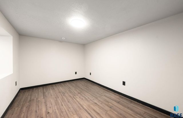3108 S Glendale Ave Avenue, Sioux Falls, SD 57105