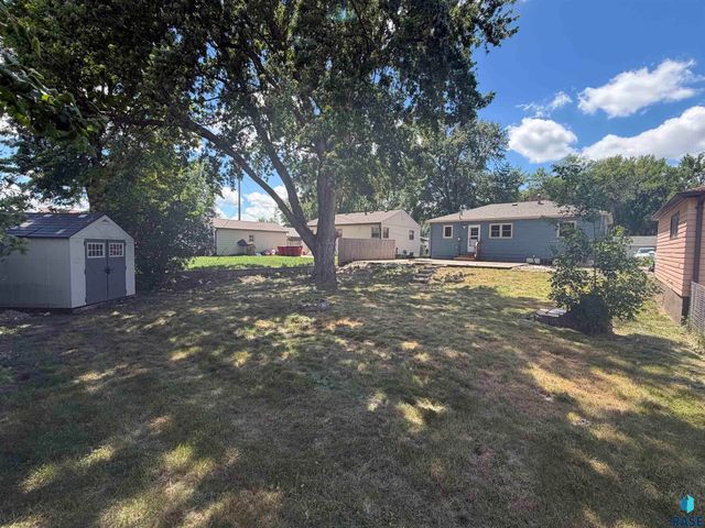 3108 S Glendale Ave Avenue, Sioux Falls, SD 57105