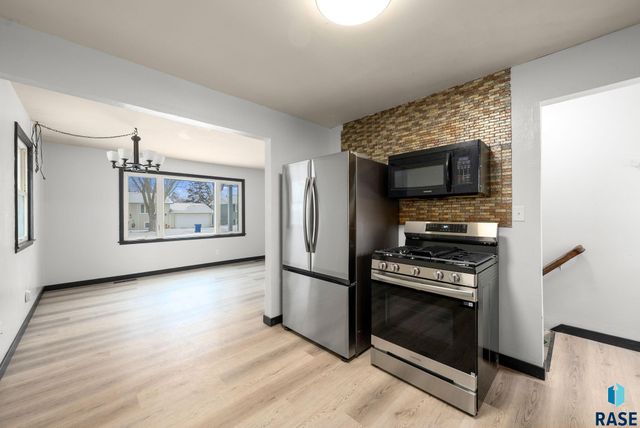 3108 S Glendale Ave Avenue, Sioux Falls, SD 57105