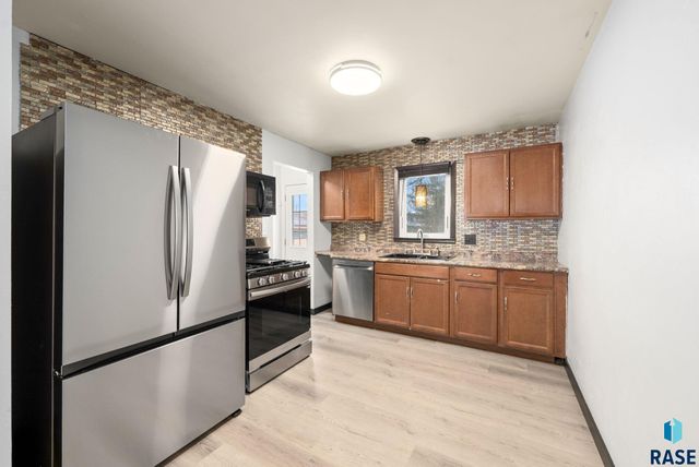 3108 S Glendale Ave Avenue, Sioux Falls, SD 57105