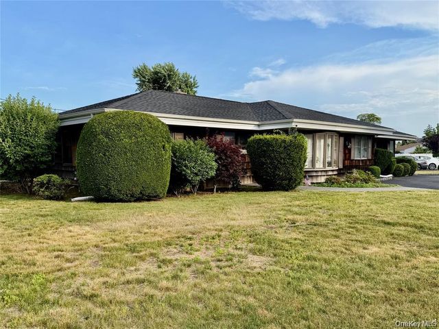 89 Bruce Avenue, Hicksville, NY 11801