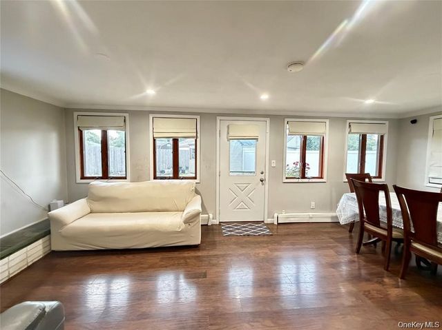 89 Bruce Avenue, Hicksville, NY 11801