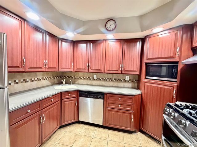 89 Bruce Avenue, Hicksville, NY 11801