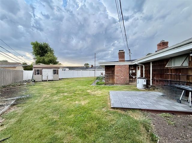 89 Bruce Avenue, Hicksville, NY 11801