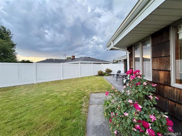 89 Bruce Avenue, Hicksville, NY 11801