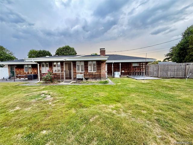 89 Bruce Avenue, Hicksville, NY 11801