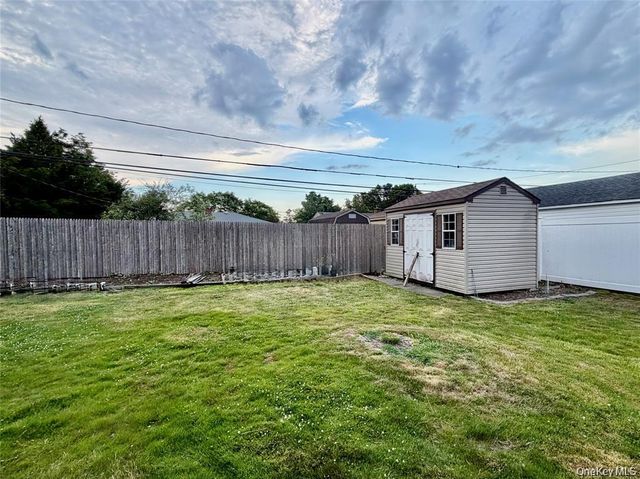 89 Bruce Avenue, Hicksville, NY 11801