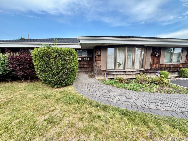 89 Bruce Avenue, Hicksville, NY 11801