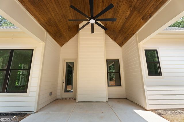 125 Maple Valley Drive, Jenkinsburg, GA 30234